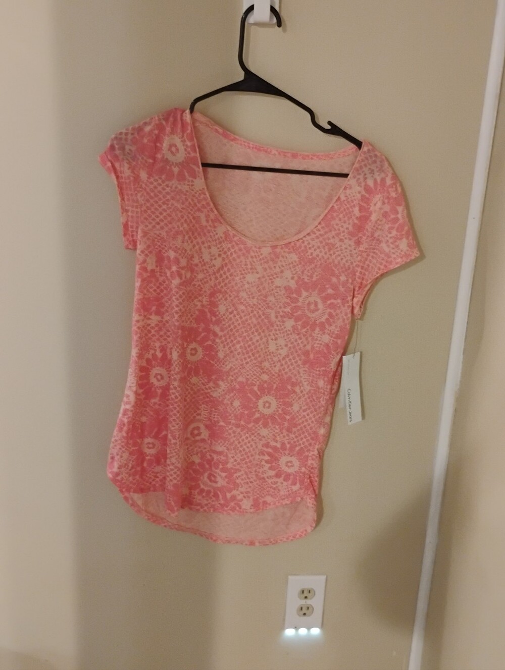 NWT Calvin Klein Womens Snakeskin Print Scoop Neck Tee Shirt Sz M